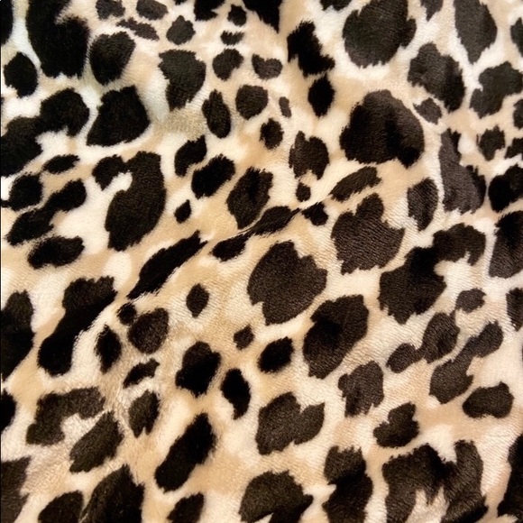 Betsey Johnson leopard print throw, NWT - Picture 4 of 9